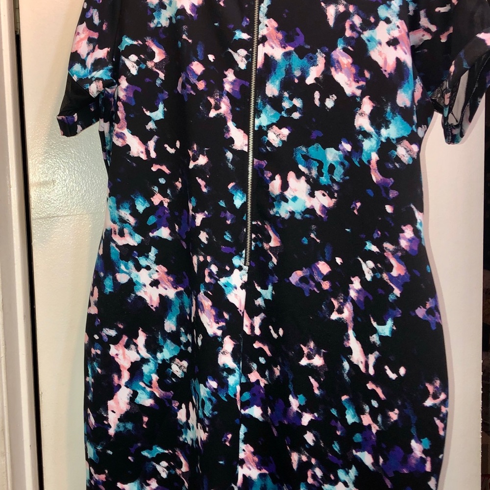 Dress - Picture 6 of 6